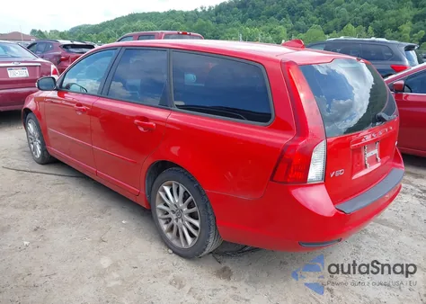2010 Volvo V50 2.4I z USA, uszkodzony, nr VIN YV1382MW8A2559442